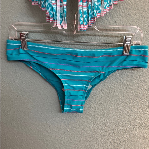 Roxy boho bikini turquoise multi-colored Medium Bandeau style top NWT - Picture 3 of 6